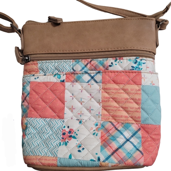 Donna Sharp Handbags - Donna Sharp crossbody bag papaya patch pattern
